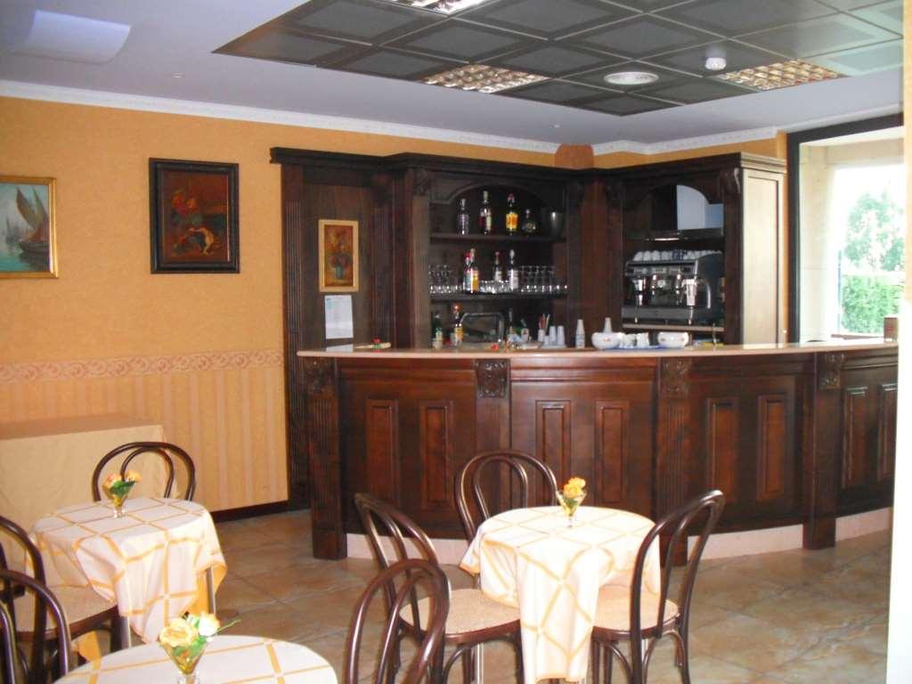 B&B Hotel Pomezia Cortese מסעדה תמונה